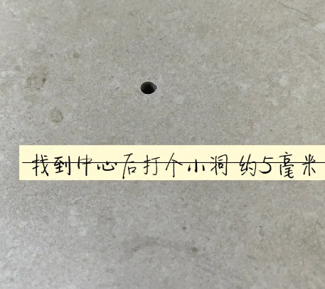 盐山瓷砖空鼓维修公司专业解答在瓷砖铺贴过程中，如果砂料搅拌不均匀，将会带来以下问题